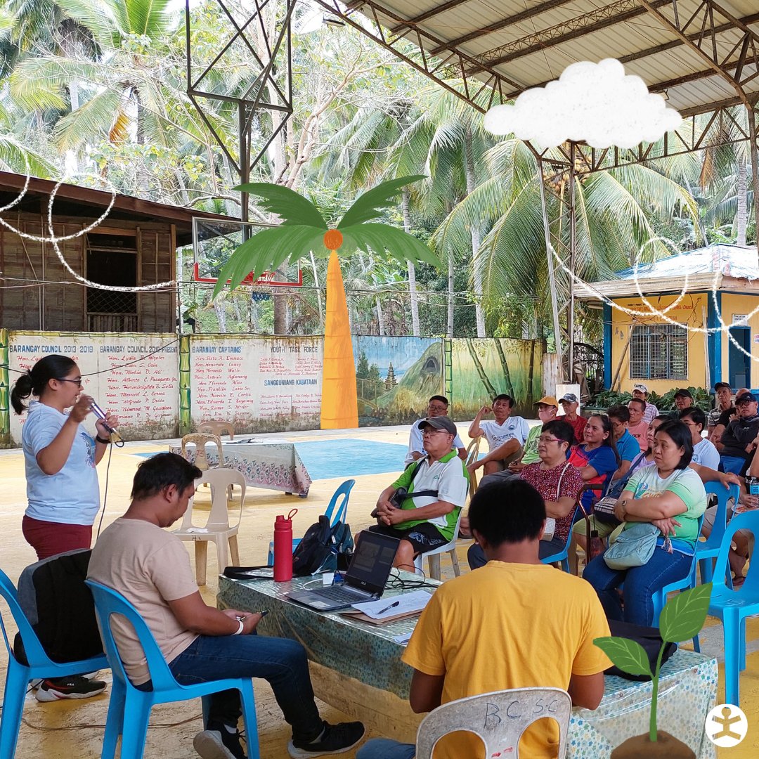 genhopeph's tweet photo. Spreading HOPE requires consistent teamwork, and that’s exactly what our GenSan family did across our partner communities! They conducted a forum to discuss our agriculture initiatives, opened the floor for feedback, and even introduced our new carbon sequestration program ✨ https://t.co/PmcJwgSyO4