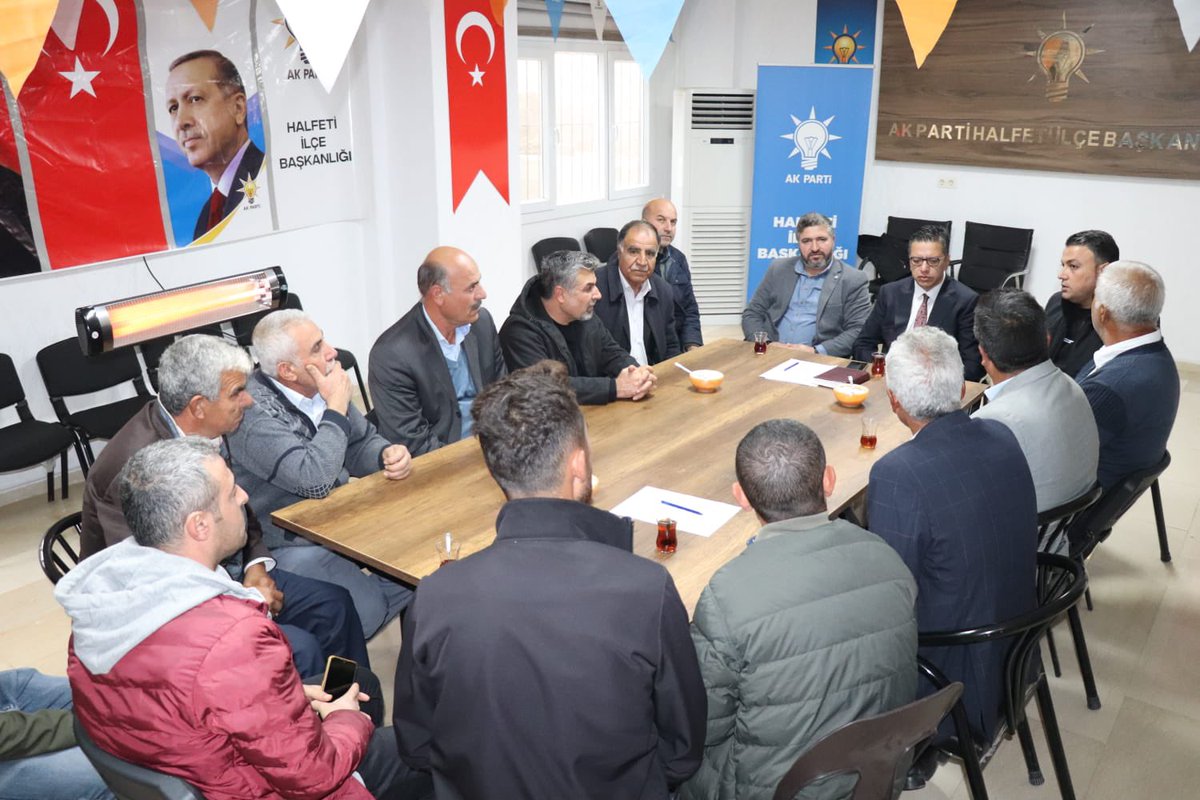 serfalbayrak's tweet photo. İlçe Teşkilatımızın haftalık olağan  yönetim kurulu toplantısına katıldık; Belediye çalışmalarımız hakkında bilgi vererek gündeme ilişkin konular hakkında değerlendirmelerde bulunduk...

@abdkirikci
@akpartiurfa https://t.co/Y7YMufWA40