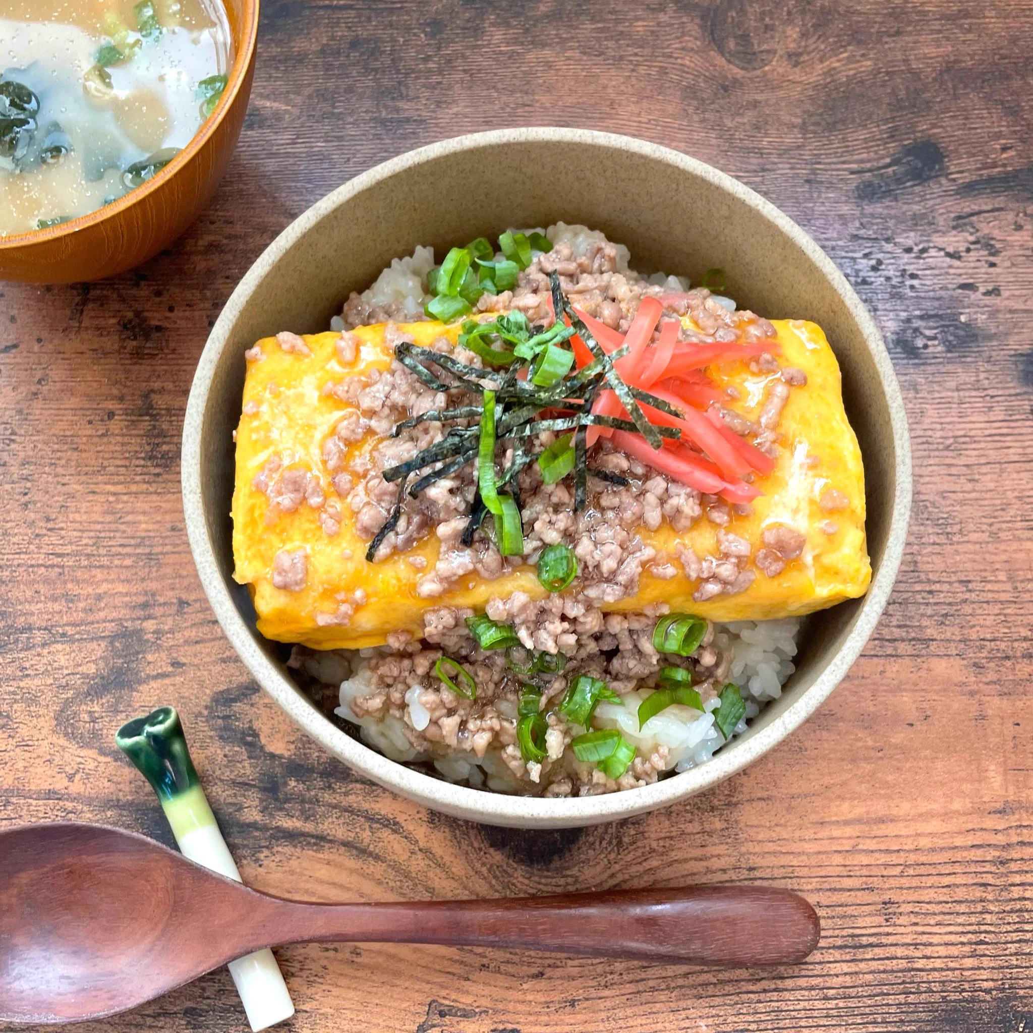 和風で甘めのそぼろあんがクセになる「そぼろあんかけだし巻き丼」