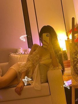 ttj6645's tweet photo. 朦朦胧胧的灯光照在身上，回想那些奇怪的动作。下体有些湿润，一时间有些意乱情迷😘 https://t.co/dJavMPfhi2