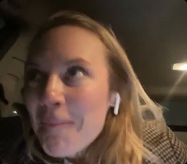 buahdrunkgods's tweet image. Comunque litigio porsche e tempesta portano solo a una teoria