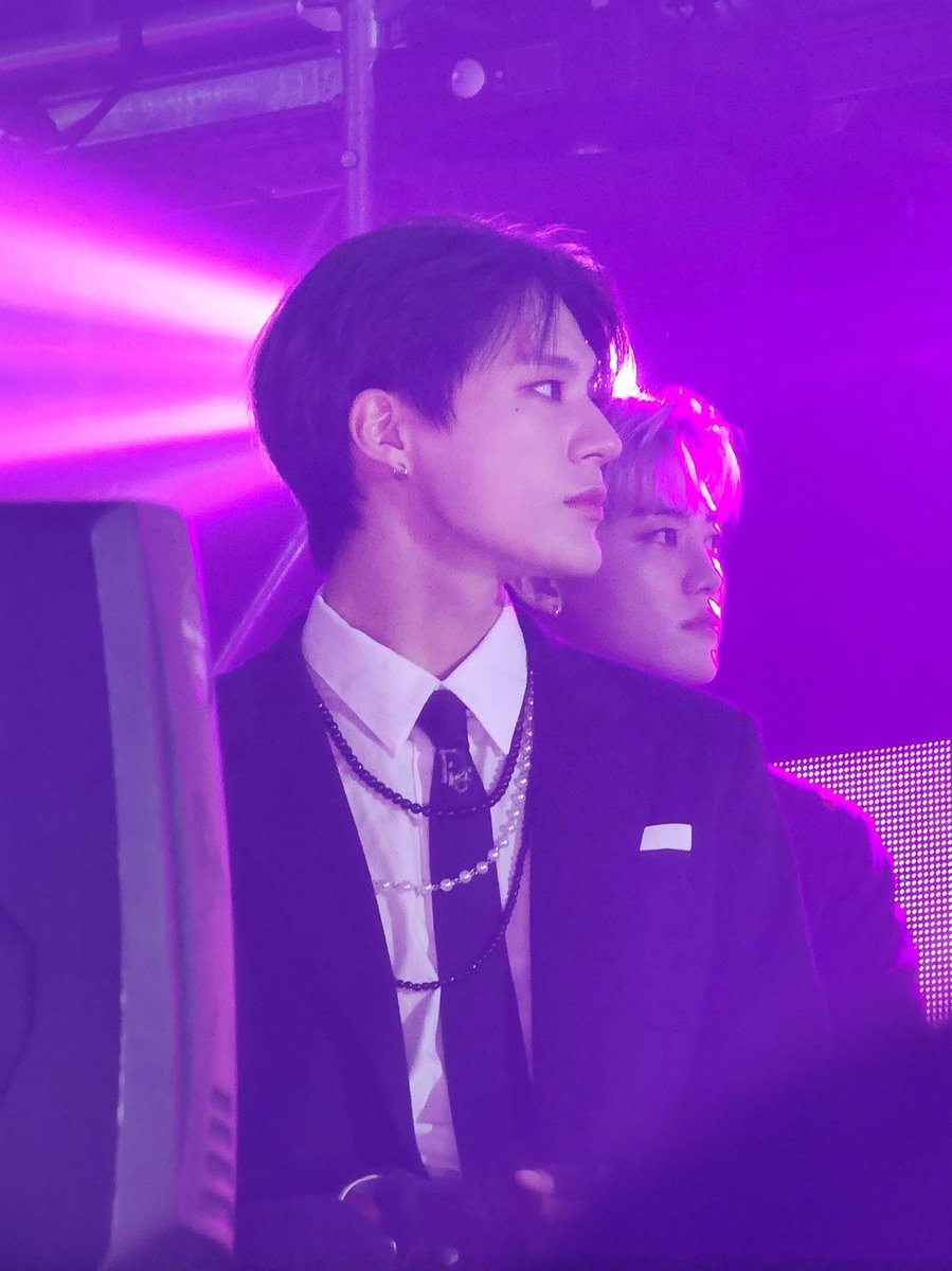 423folder's tweet photo. lee jeno that's not how this works, you can't be hot and silly at the same time???? https://t.co/kZhZ7jaWrU