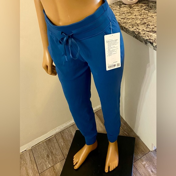 KransSarah's tweet photo. So good I had to share! Check out all the items I'm loving on @Poshmarkapp from @keylimeboutique #poshmark #fashion #style #shopmycloset #nike #lululemonathletica #dooneybourke: https://t.co/uBbOC9FpeP https://t.co/Q5a3WpyRmE