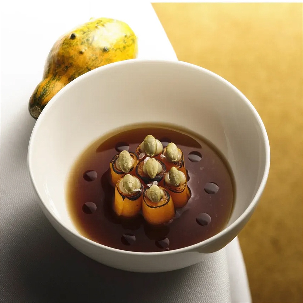 Eugenio Boer, "L’amuse bouche di [bu:r]”, 2020, Ristorante Bu:r, Milano
⁠⁠
#funny #autunno #arte #autumn #artoftheday #nature #artist #artwork #creative #picoftheday #food #tasty #foodporn #cooking #italiancooking #italianfood #foodstar #colors #gourmet #recipe #pumpkin #zucca