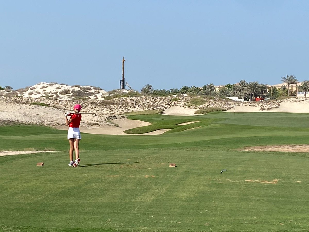 DESCgolf's tweet photo. Lots of positive vibes on the course today from our @DESCgolf students... #teamwork #mindset #positivity @DESCpe https://t.co/jGNVJhEbQo