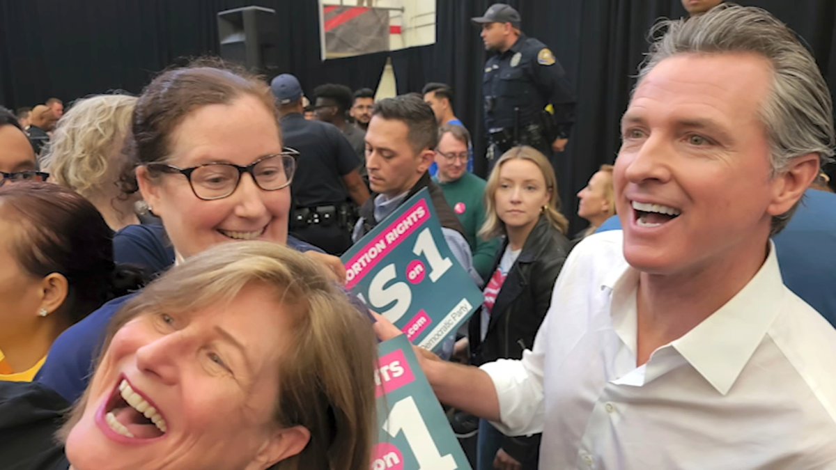 abc7newsbayarea's tweet photo. California Democrats campaign on abortion rights in final election push https://t.co/Q9dpXTIcZm https://t.co/bxaIp8PEdS