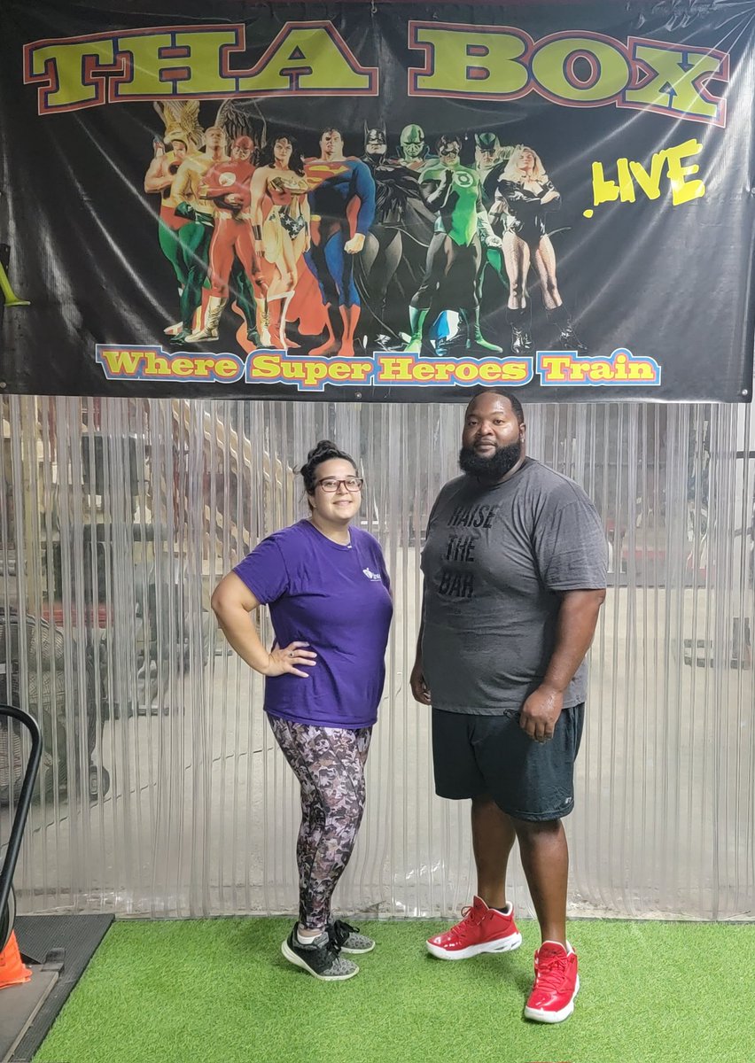 daviddeberry's tweet image. 🎵EverybodyGotALilLightUnderThaSun🎵😊💯 #NameThatTune @#ThaBox #OFFTHACHAINFITNESSLLC #ThaBoxWhereHeroesTrain #WhereEveryoneTrains #WhereMotivationLives #AlwaysForward #WithGreatPower