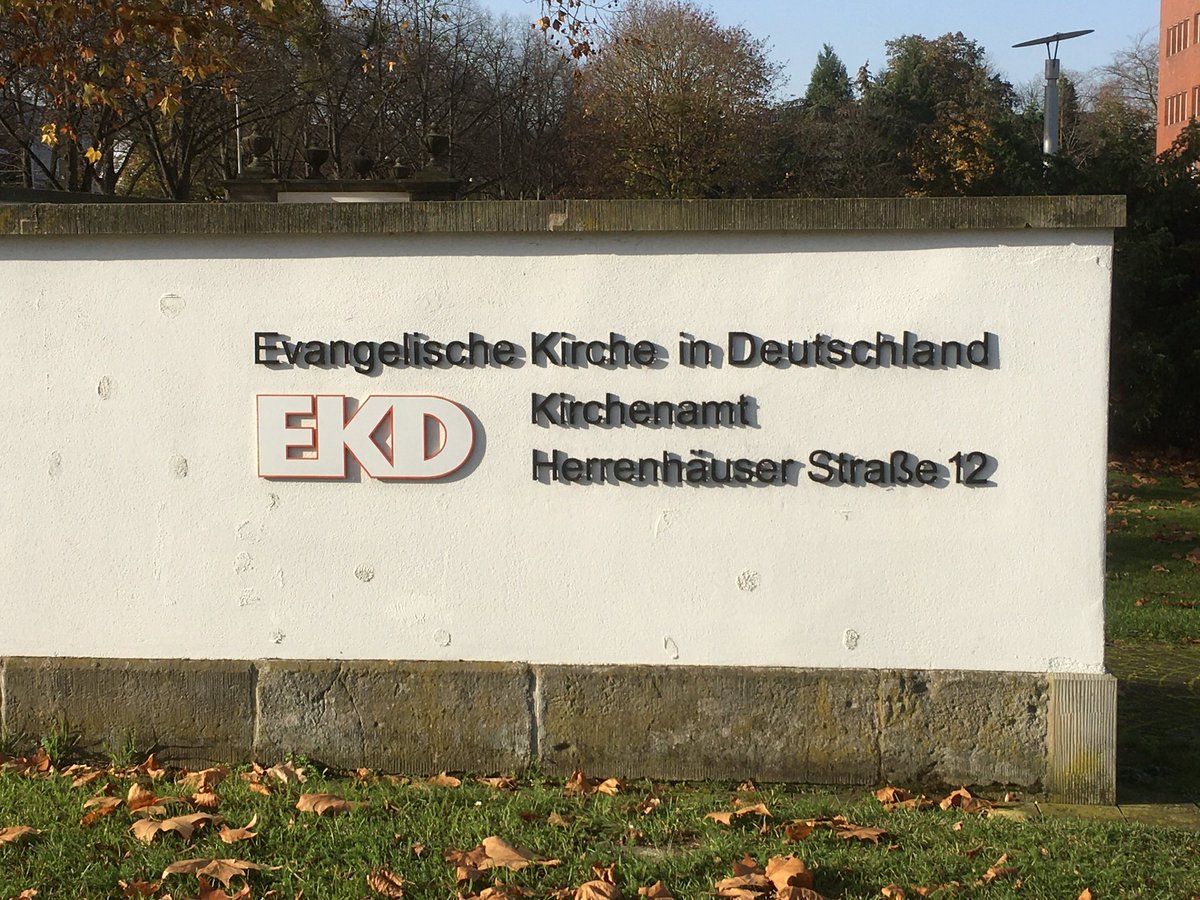 fragmentiert's tweet photo. Wer zwischen den #Zeilen #lesen kann, liest meist mehr als der geschriebene #Text an #Silben hat.
—-
#Gedankenjoghurt https://t.co/g7DvIyxsOL
