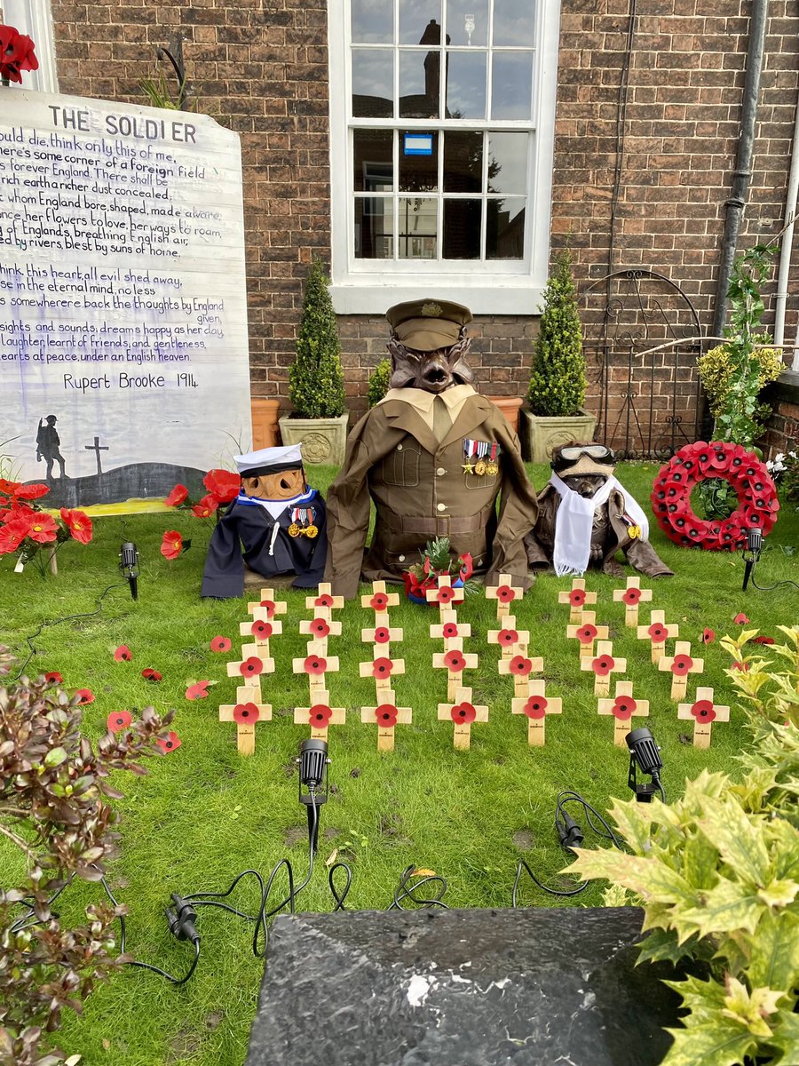 owl_upon's tweet photo. Remembrance is here again. The owls join the country in acknowledging the sacrifices of our armed services. We are collecting for the Royal British Legion, so donations will be gratefully received.
#RemembranceDay 
#Bartonowls
#Bartonuponhumber
#owldisplays
#Northlincolnshire https://t.co/bgxFR2y9LP