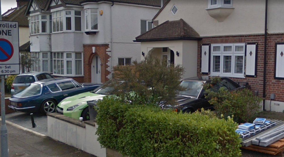 Cars_SV's tweet photo. How about this for a diverse driveway?
A Jensen Interceptor, Nissan GT-R and Mercedes-Benz 190E 2.5 (I think it is a 2.5). A lot of options for a Sunday drive
Potters Bar, England - April 2019 #SV_Classics #SV_Colors https://t.co/Ecl2BzVVkz