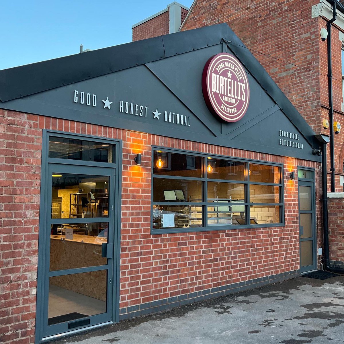 Open in Earlsdon from 4pm today, with 20% off during soft launch 🚀🍕

Free chocolate brownies for our fabulous Leamington &amp; Warwick customers! 😋😍

Love Birtelli’s ♥️

#pizzaplace #pizza #birtellis #good #honest #natural #localbusiness #familyowned #earlsdon #leamingtonspa