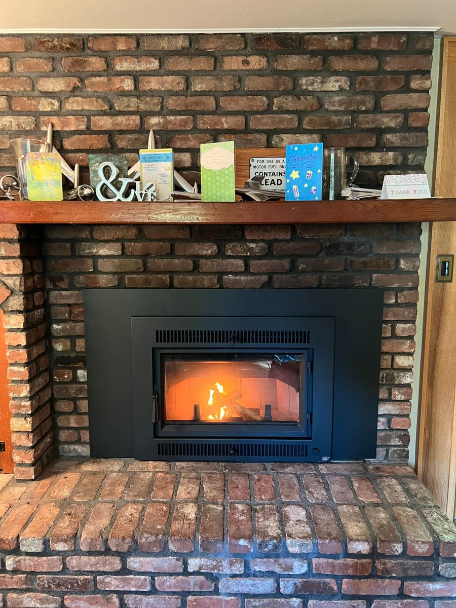 TheFireplaceFac's tweet photo. Invest in a wood burning or wood insert and avoid rising fuel costs! Heat your home with The Fireplace Factory 🔥 We have something for every budget! 💰 0% financing available! #TheFireplaceFactory #Fireplace #GasFireplace #WoodStove https://t.co/Bh5DwYeIOT