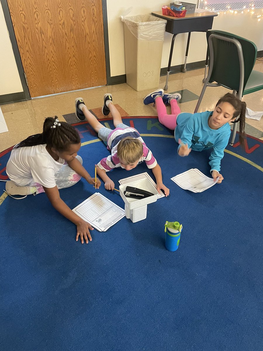 MrsFord2525's tweet photo. Science time in 3rd grade 🙌🏻🌟 https://t.co/TEeUYHJ6q8