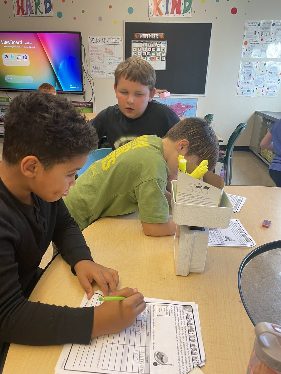 MrsFord2525's tweet photo. Science time in 3rd grade 🙌🏻🌟 https://t.co/TEeUYHJ6q8