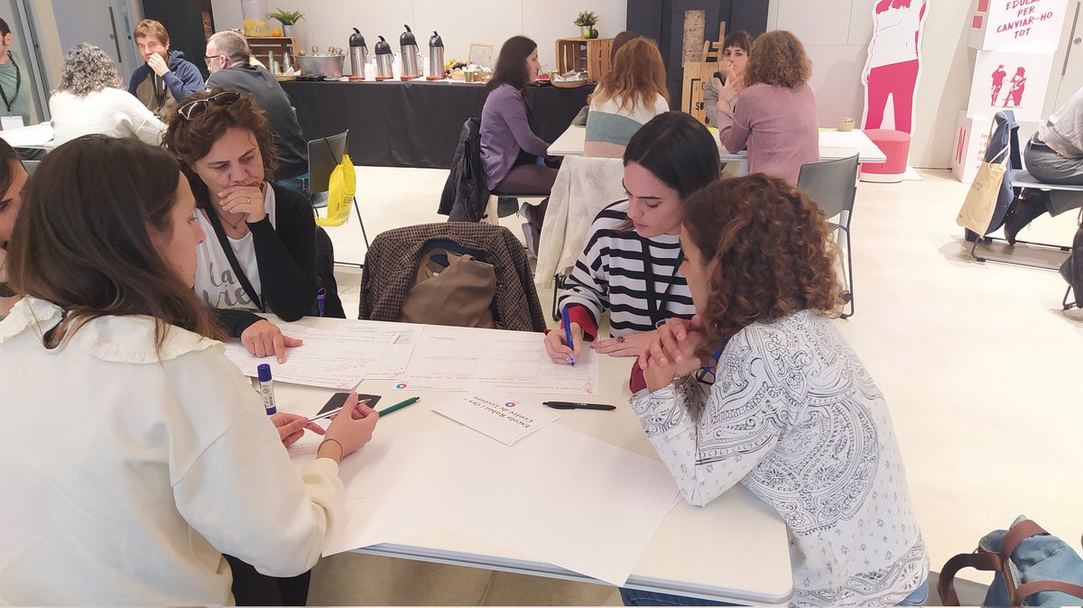 PilarRuibal1's tweet photo. Cocreem @rubioiorsreus i @centredelectura , una oportunitat de canvi i transformació #CocreemMagnet https://t.co/OJbTpPyy0J