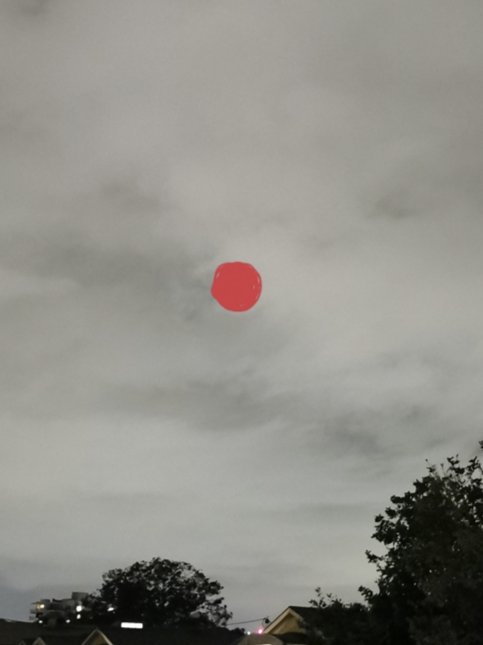 heyoKeisol's tweet photo. amazing total lunar eclipse #veryreal #notfakeatall #definitelynotclickbait #moon https://t.co/ZNZ6cSXCcA