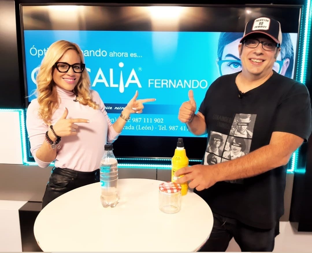 Experimento que realizamos ayer <a href="/demiguelm/">MariaDMiguel</a> y el menda en <a href="/8Bierzo/">La 8 Bierzo</a> 
Intentamos desvelar un truco de magia
👇👇👇👇👇👇👇👇👇
youtu.be/n2ak6PvCkxI?t=…
☝️☝️☝️☝️☝️☝️