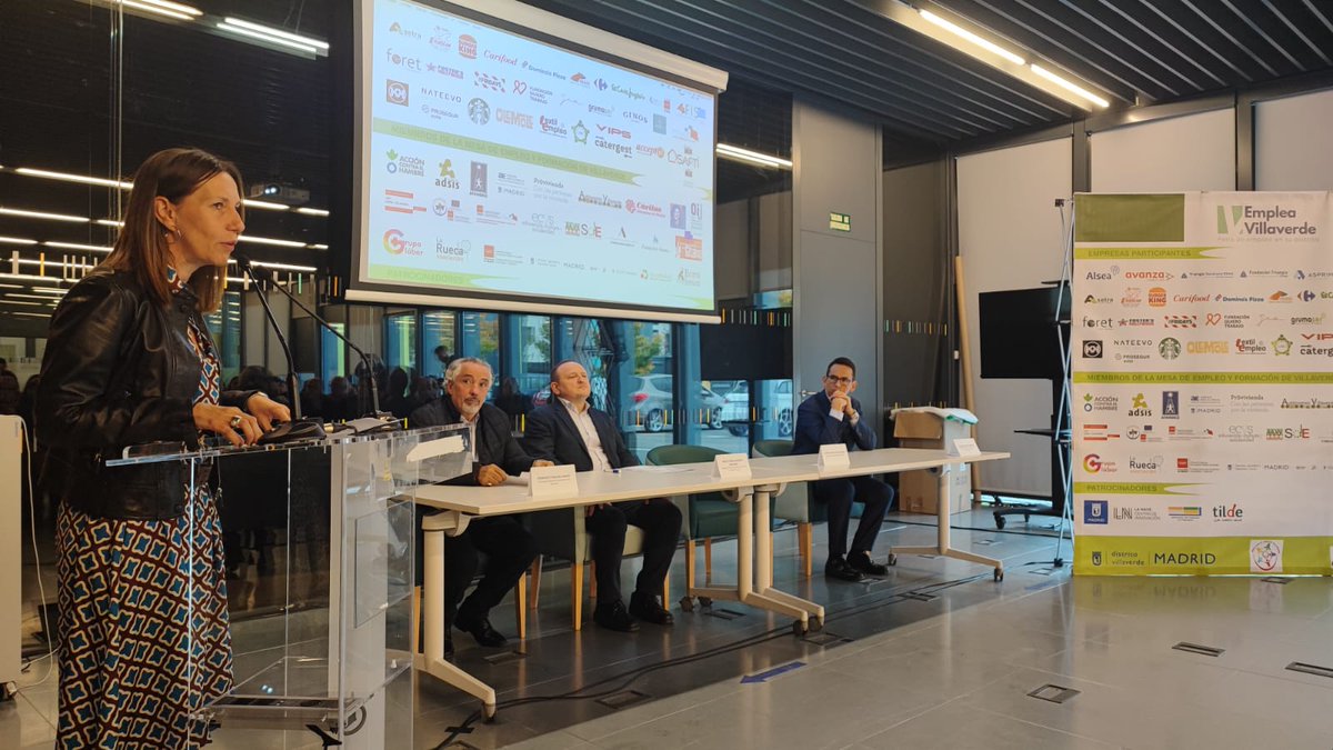 ConchaChapa_'s tweet photo. Hoy es un gran día para las más de mil personas que han acudido a la II Feria de Empleo de #Villaverde buscando un trabajo.

Gracias a @AutonomosVillav por esta magnífica iniciativa que se suma a nuestra estrategia para que #Villaverde vuelva a ser cantera del empleo de Madrid. https://t.co/aJcE00QxdH