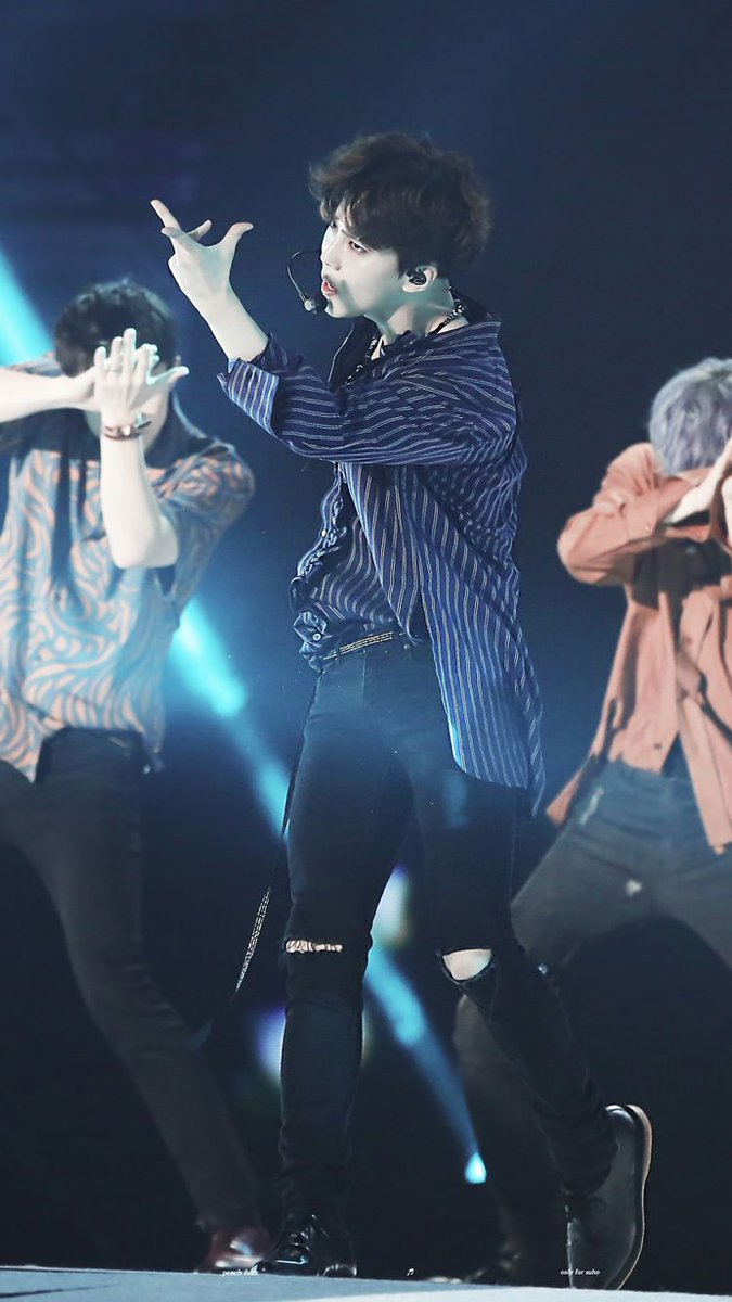 YourDailySM's tweet photo. Your daily dose of EXO. #YourDailySM #EXO #SMEntertainment #Scheduled @weareoneEXO https://t.co/q02sIcwLmY