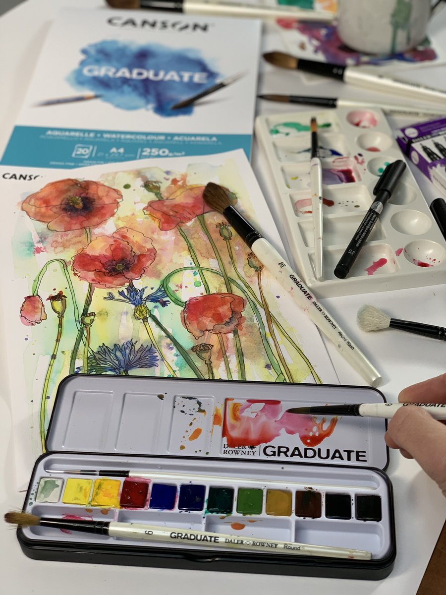 DalerRowney's tweet photo. These brightly painted red poppies were painted using our new Graduate Watercolour palette! Featuring 12 transparent colours, and an intense pigment, they're perfect for beginners and students. Find out more: https://t.co/HhLqQJHO34

#DalerRowney #GraduateWatercolour #Watercolour https://t.co/H7vLxabSUi