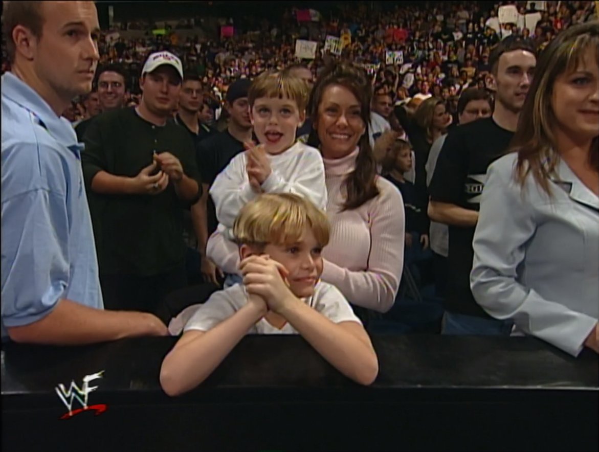 daveusesthis's tweet photo. This is incredible. #WWF99 https://t.co/ouJhOH52r8