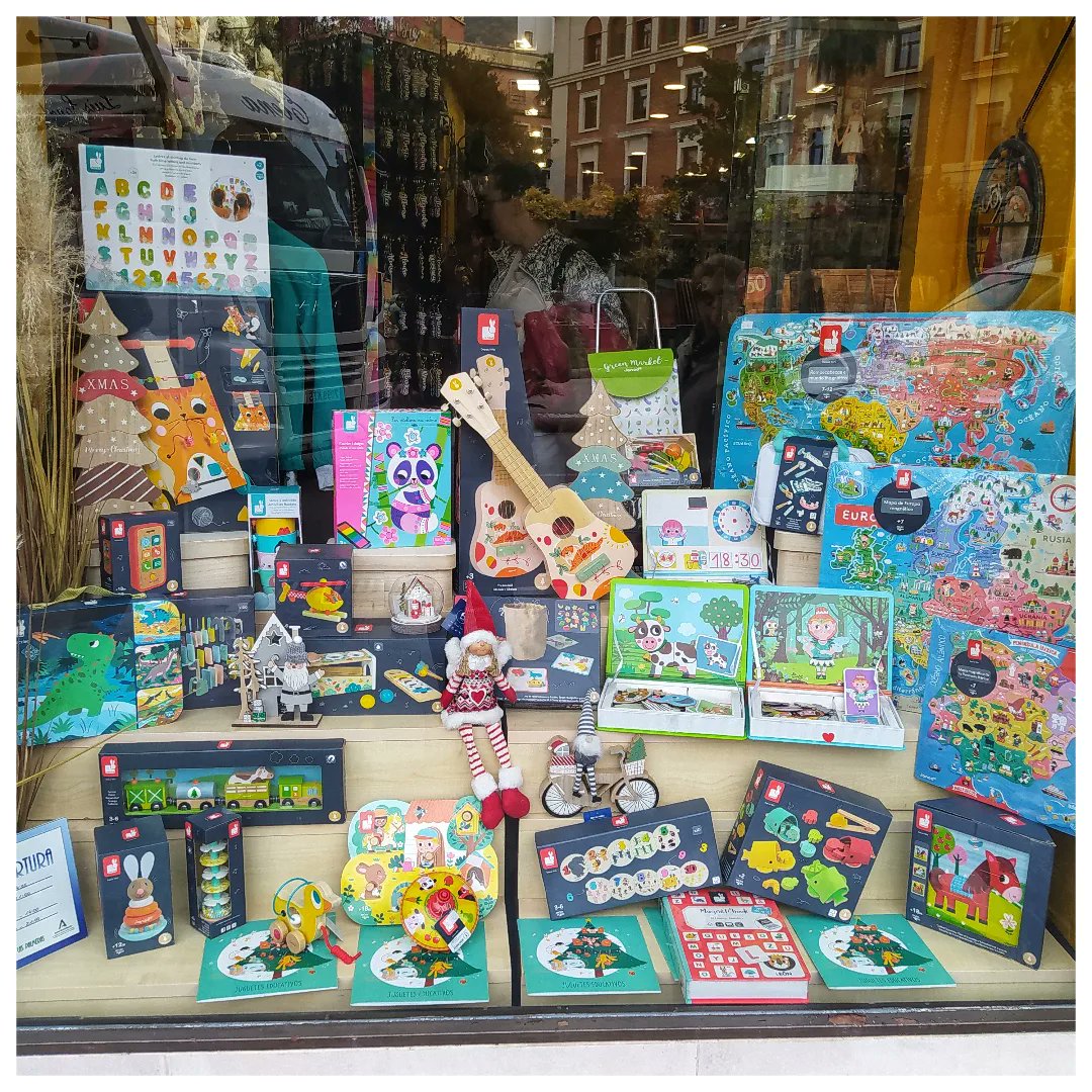 SIPECUSAJAEN's tweet photo. 🎄🎄 Comenzamos la campaña de Navidad con el escaparate de #janod 🎄🎄
🎅👑 Prepara tus regalos de Navidad, solicita tu catálogo en tienda 👑🎅
🛍️ SIPECUSA Jaén 🛍️
Pza. de la Constitución n° 11
☎️953234026
#sipecusajaen #regalooriginal #xmas_privilege2022 #juguetes https://t.co/ynN1poHKfr