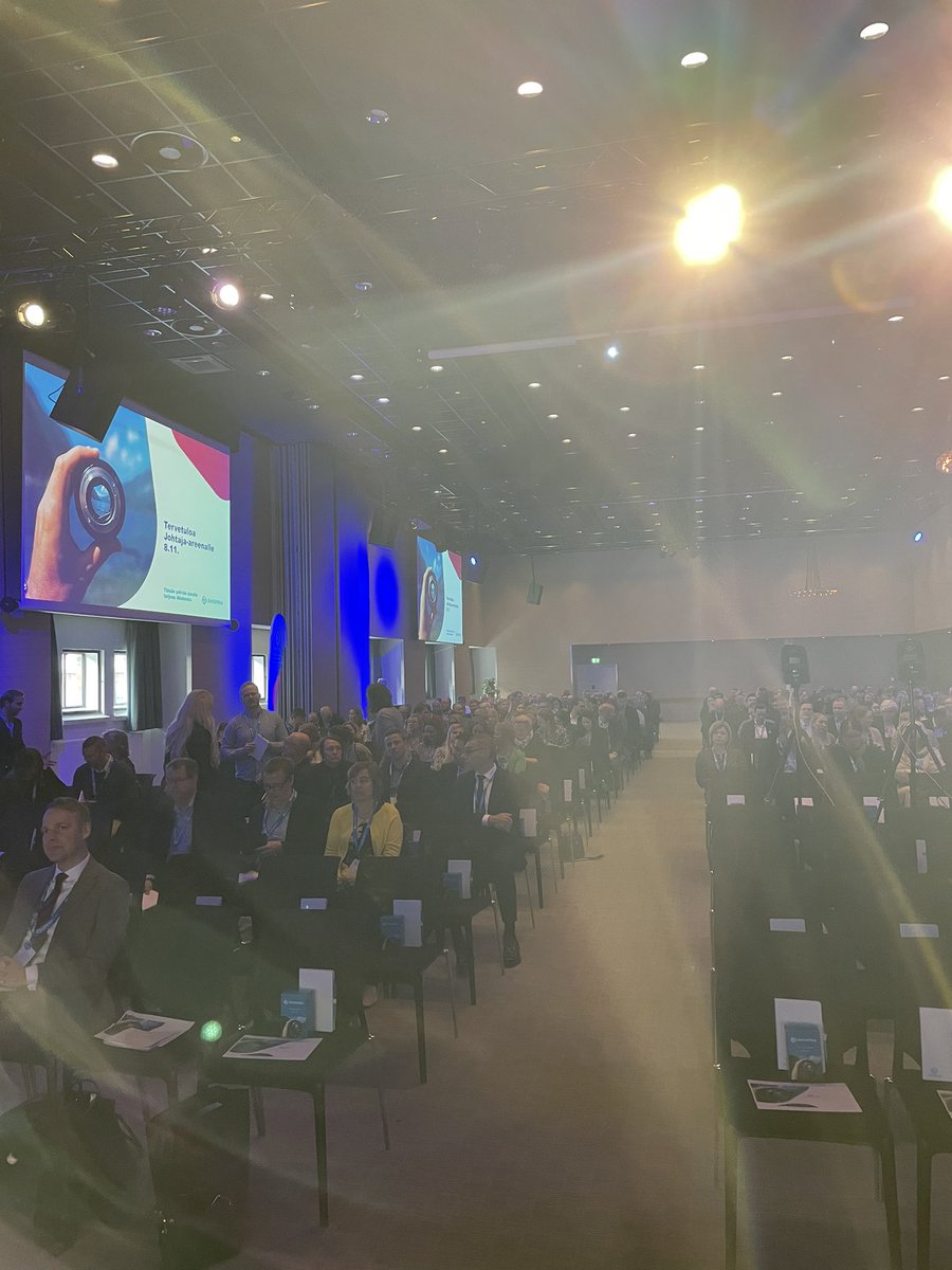 Tänään suuntaamme yhdessä esihenkilöidemme kanssa katseemme ensi vuoden painopisteisiin ja pohdimme johtamisen kehittämisen näkymiä sosiaalisen vastuun näkökulmasta. Hieno iltapäivä käynnissä! 🤩

#lähitapiola #elämänturva #johtajaareena