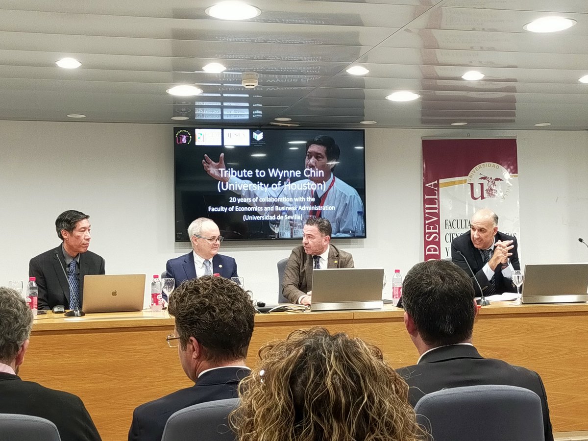 Hoy, <a href="/FceyeUs/">Facultad Económicas y Empresariales Univ. Sevilla</a> de <a href="/unisevilla/">Universidad de Sevilla</a> rinde homenaje al Prof. Wynne Chin por 20 años de fructuosa colaboración #PLS #SmartPLS