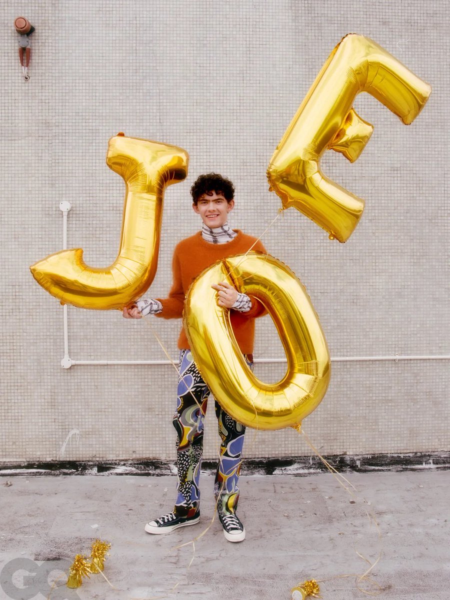 LockeUpdates's tweet image. Joe para la revista "British GQ"