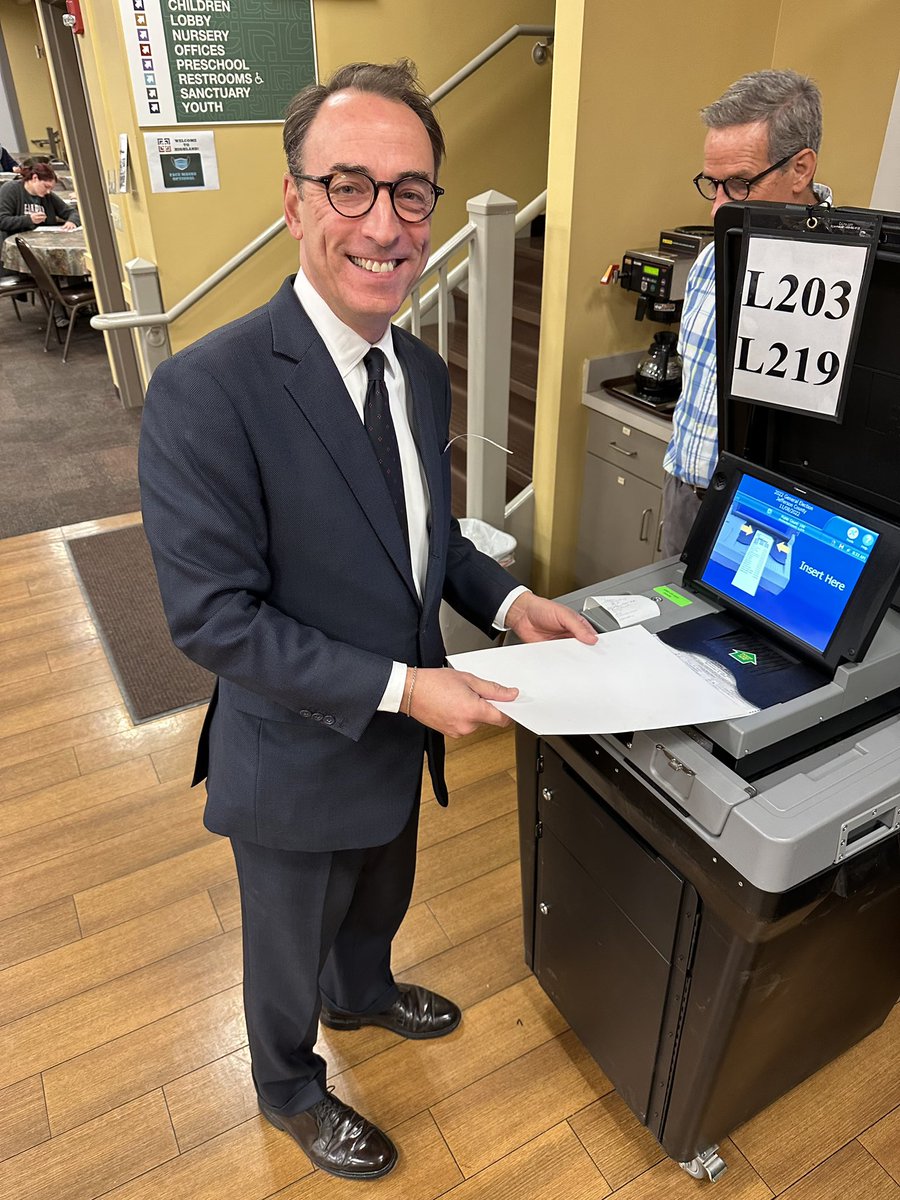 I voted today, make sure you do too! Polls are open until 6pm! Remember to vote Ted Shouse for Judge. #vote