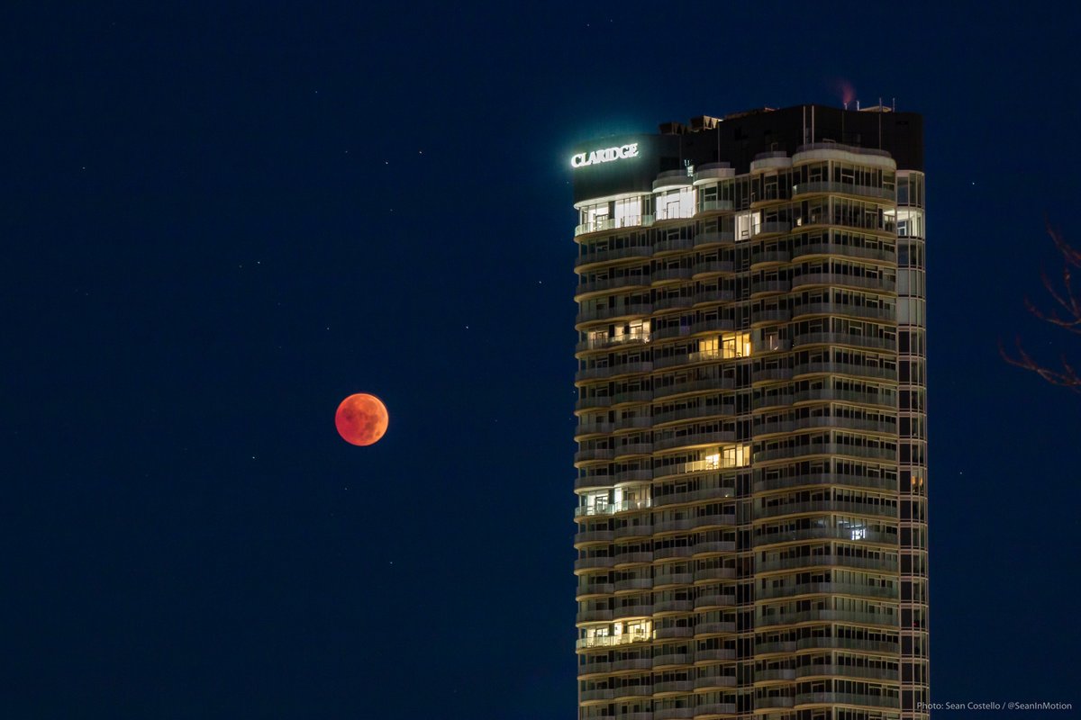 Ottawa awakens as the #BeaverMoon sets, captured during this morning's total #lunareclipse.
Featured is the 45 story (143 m/ 469 ft) <a href="/ClaridgeHomes/">Claridge Homes | Ottawa Builder #ClaridgeHomes</a> Icon, the tallest building in Ottawa!
<a href="/CBCOttawa/">CBC Ottawa</a> <a href="/JackiePerez__/">Jackie Perez CTV News</a> <a href="/ctvottawa/">CTV Ottawa</a> <a href="/csa_asc/">Canadian Space Agency</a> <a href="/weathernetwork/">The Weather Network</a> #ShareYourWeather #OttNews
