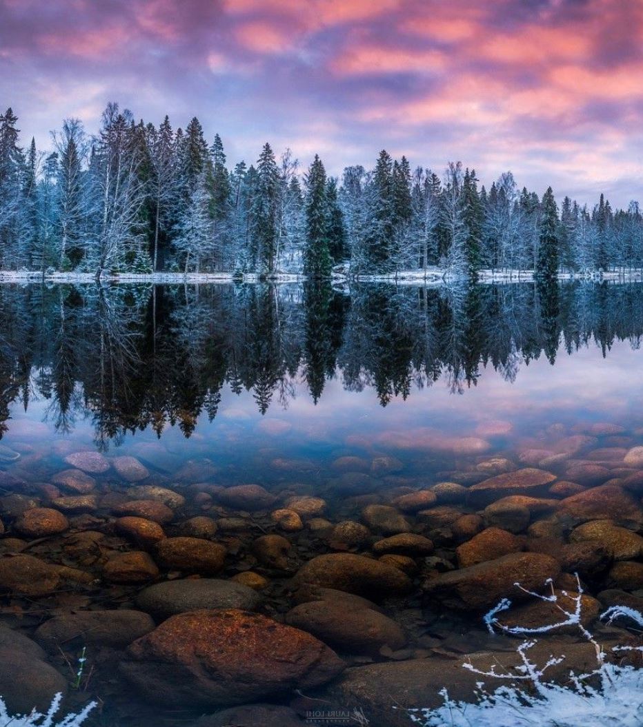 First snow has landed at Pihtiputaa in Finland  🇫🇮