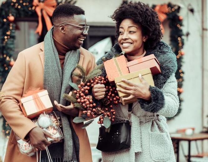 wplanovillage's tweet photo. Now that the holidays are quickly approaching, head to @CharlesSchwab to start saving and budgeting so you can spread holiday cheer! 🎁 https://t.co/jnpgGB3ckb