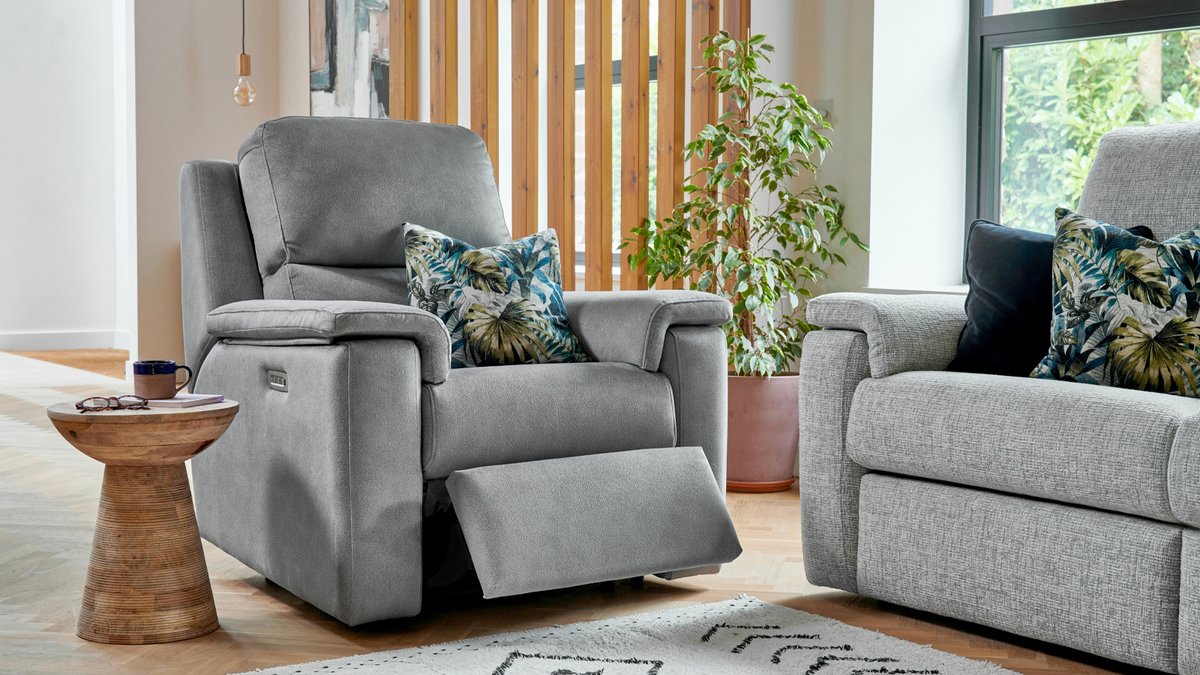 Introducing Harper - where considered design and innovation work together in harmony. Discover more about Harper's innovative headrest and lumbar support, integrated USB, recliner options and lots more. ow.ly/s7tY50LwzEV. 

#gplan #sofas #harper #modern #supportivesofas