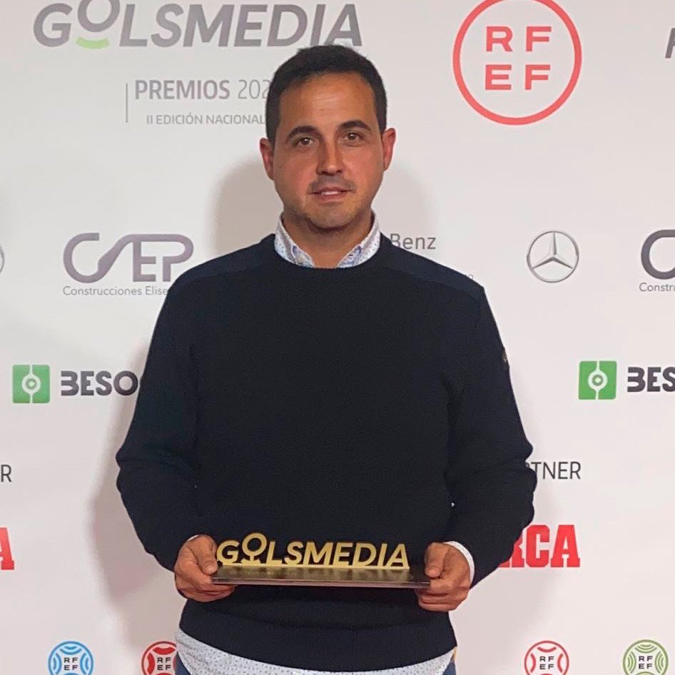 ledesmaguti's tweet photo. Inolvidable lo vivido ayer en la Ciudad del Fútbol de Las Rozas en la II Edición  de la Gala Golsmedia Temp 21/22. Gracias a mis compañeros de viaje @mikel8legarreta @JGargoi @Ikerbm @ AlexMartinez, al club @DanokBatClub y mi herramienta de trabajo @kimetsport @fg_gari https://t.co/xseEHqKByD