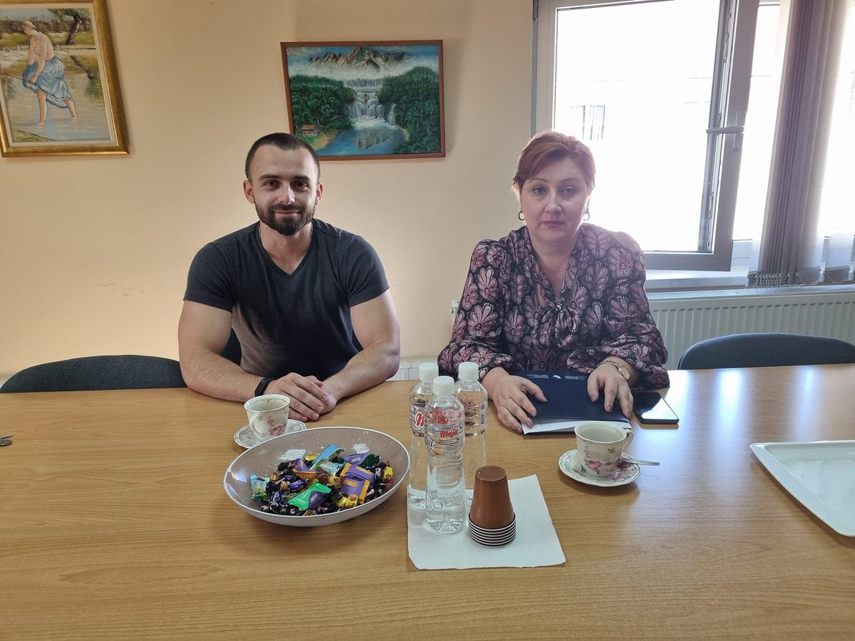pronibih's tweet photo. Following the previous experience, our #BMK plans to establish office for psychologists and professional associates in the "Vaso Pelagić" Gymnasium #Brcko, as well as to implement educational workshops on the prevention of violence among #youth according to #ProgramY . 

#PRONI https://t.co/pKRZ3Hxp0G