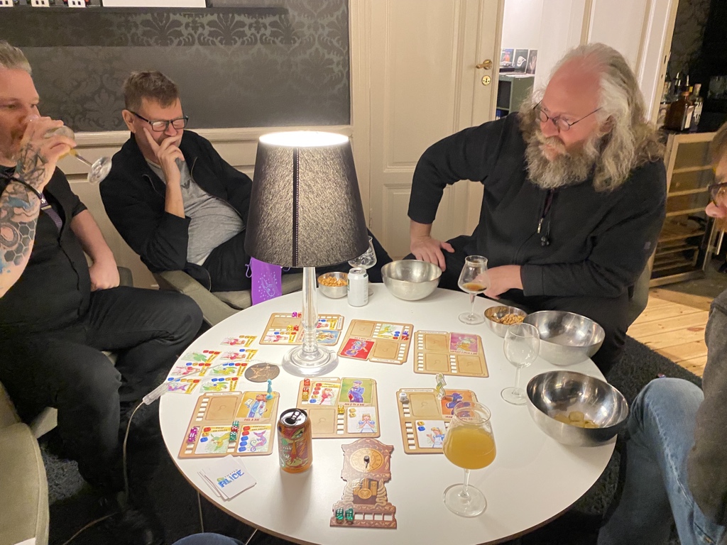 På torsdag kl 18 kör vi spelkväll på vårt kontor igen! Hör av dig på spela@agical.se om du vill komma!