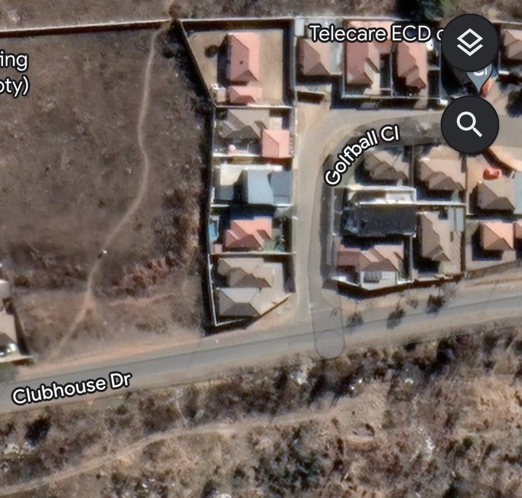 IncorrectView's tweet photo. @CityofJoburgZA  @CityPowerJhb @Eskom_SA 

Illegal connection Roodepoort Goudrand Ext 3

Corner Clubhouse Dr and Golfball  CI

There’s also a live electric wire laying on the ground posing risk https://t.co/bboJilo836