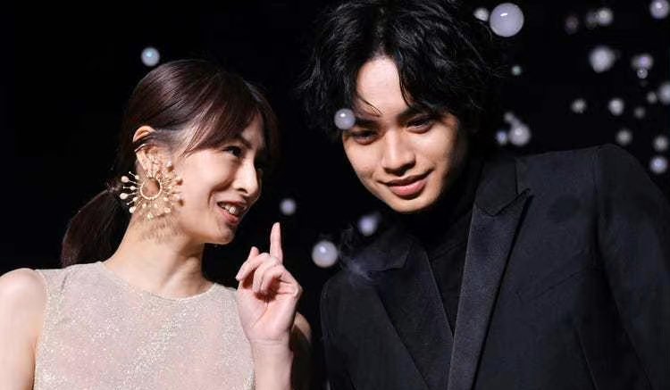 U_rice's tweet photo. プリンセス(北川景子)をスマートにエスコートするプリンス(中島健人)マジで絵になる😭漫画とかアニメとかの世界じゃなくて現実世界に存在する王子様眩しすぎる😭 https://t.co/rp7ANsfwVH