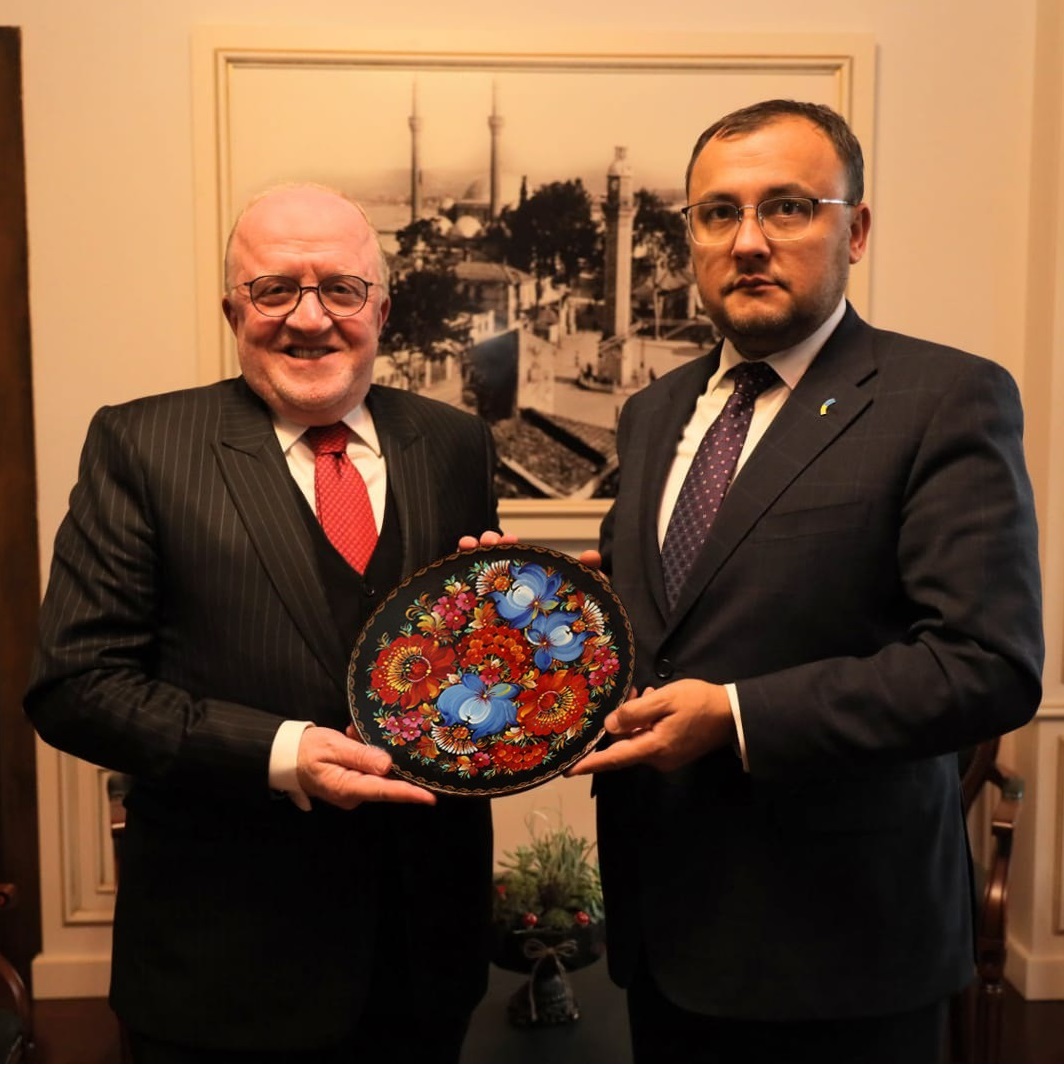 samsun_univ's tweet photo. Ukrayna'nın Ankara Büyükelçisi Vasyl Bodnar Rektörümüz Prof. Dr. Mahmut Aydın’ı ziyaret etti. https://t.co/0wxDmybHd5