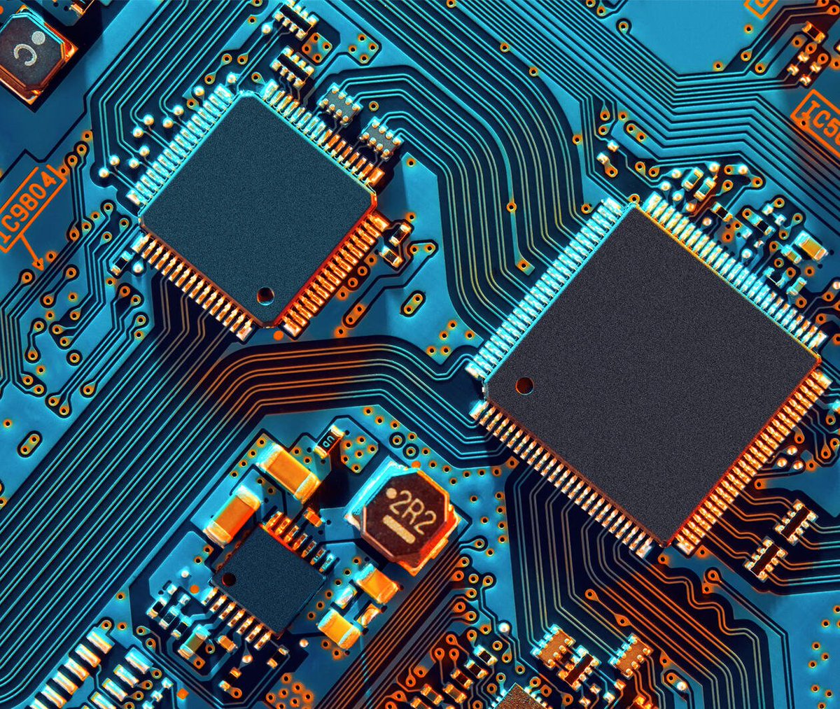 Are you considering studying engineering at university and want to find out more about Electronics? Our free online course, An Introduction to Electronics, gives you an opportunity to explore real world Electronic systems and their components bit.ly/3dMgvzR #TEWeek22