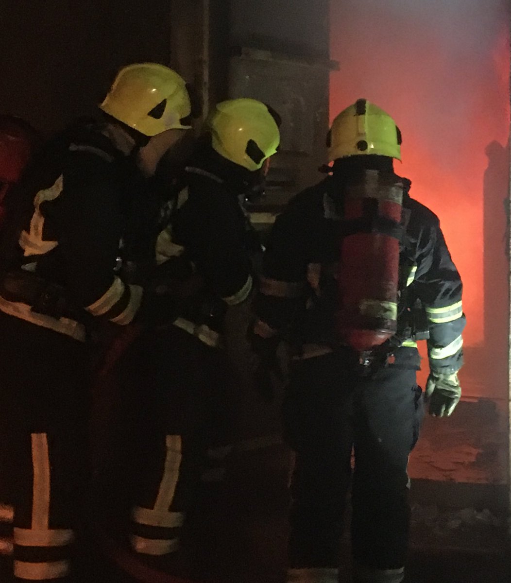 Last night 4 units responded to an apartment fire in the Barrack Street area that was started by an electric bike battery that was being charged🚲🔋 

Ensure your e-bike meets current safety standards, and check you have a smoke alarm to alert you to a fire 🚨 

 (Stock📸)