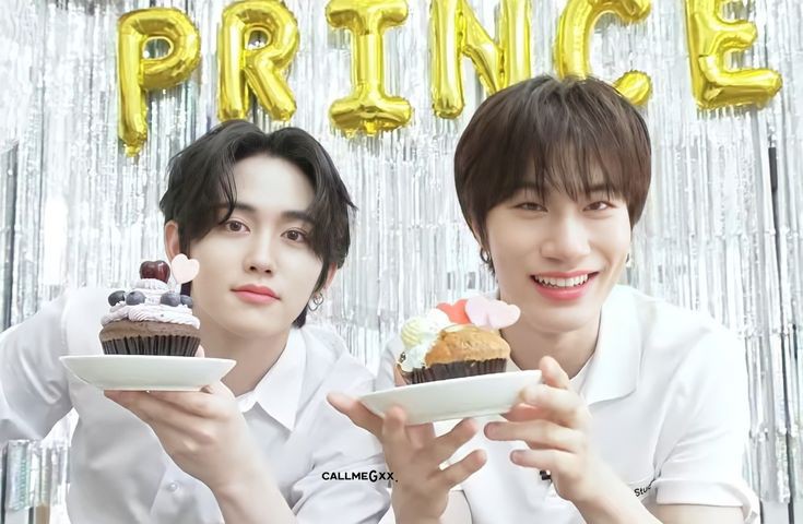 kim_davit's tweet photo. #TREASURE
Plz stay in 12 Forever.💎👑
ยื่นงงในดงความเป็นติ่ง🥲 https://t.co/XBOHHTkEEw