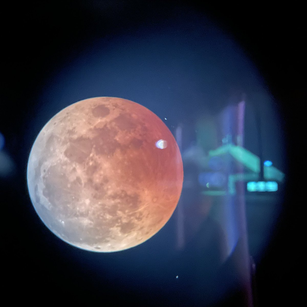 bunchanistan's tweet photo. someone at the park let me use their telescope https://t.co/FirK95Fqa8