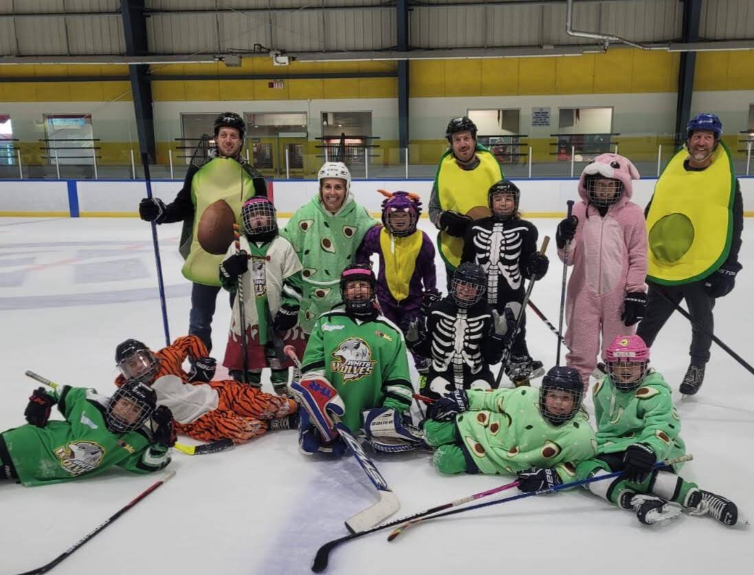 On Saturday, October 29, many players came to the rink full of Halloween spirit! 
Our U11 Avocados (Team 5) coached by Mary Beth came to practice in costumes and characters.  It was great Halloween fun - even the coaches got into the spirit!