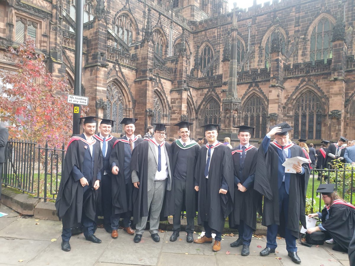 ForecastTom's tweet photo. Over and out @uochester 🎓 

It’s been a First Class 4 years ✅

I can’t wait to see what the future holds for me, in regards to my career.

It has been a Pleasure..

#uniout #firstclassdegree #sportsjournalsim #universityofchester #careertime https://t.co/g5MadBIDlu