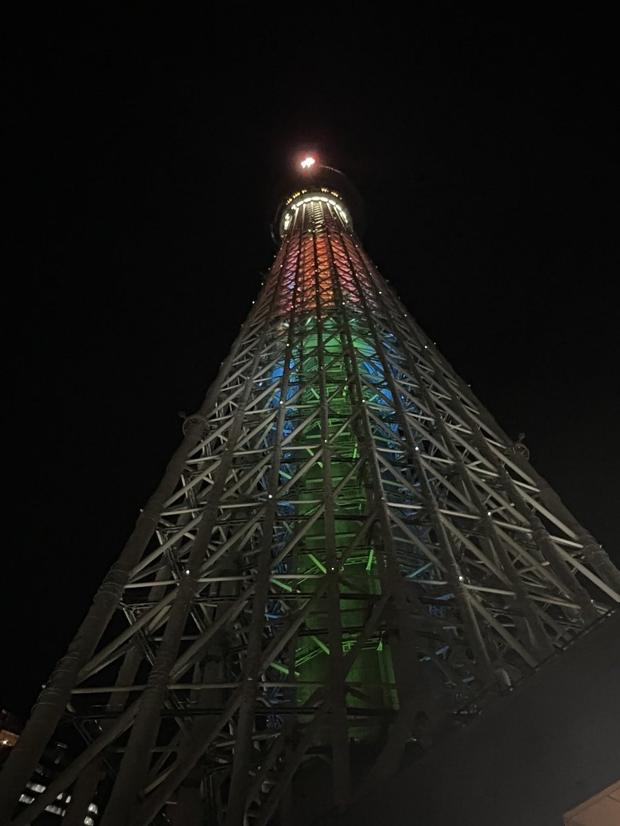 Mc4869's tweet photo. 夜のお散歩。

#スカイツリー  #皆既月食 https://t.co/EKE1EPZFVl