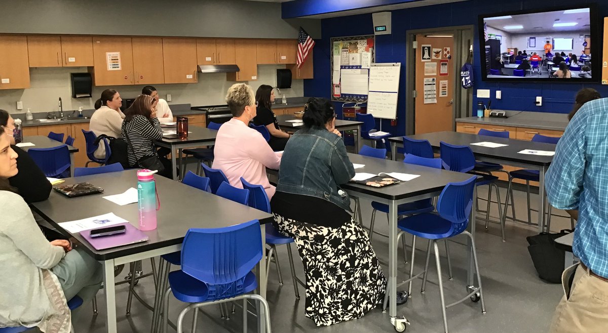 Pat318_320's tweet photo. Butler’s Lead Teachers delivered professional development about cognitive apprenticeship on Monday.  Our staff respects &amp; admires these blooming experts in the Gradual Release of Responsibility! Interaction with them is so valued! @Butler_Bulldogs @Laura_Jennaro @waukeshaschools https://t.co/Xf4PY59MCz