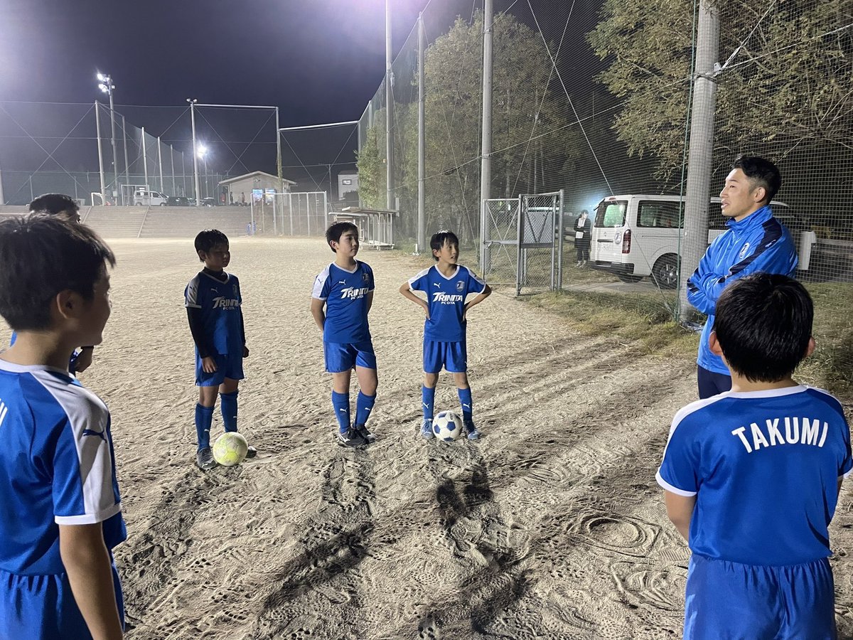 trinita_school's tweet photo. ⚽️大分トリニータスクール松岡校、西部校に選手がサプライズで登場‼️

 #屋敷優成 選手
 #濵田太郎 選手
 #宇津元伸弥 選手

楽しい時間をありがとうございました✨
また一緒にサッカーしましょう😆

 #大分トリニータ
 #トリニータスクール https://t.co/rYzd9PqO5x