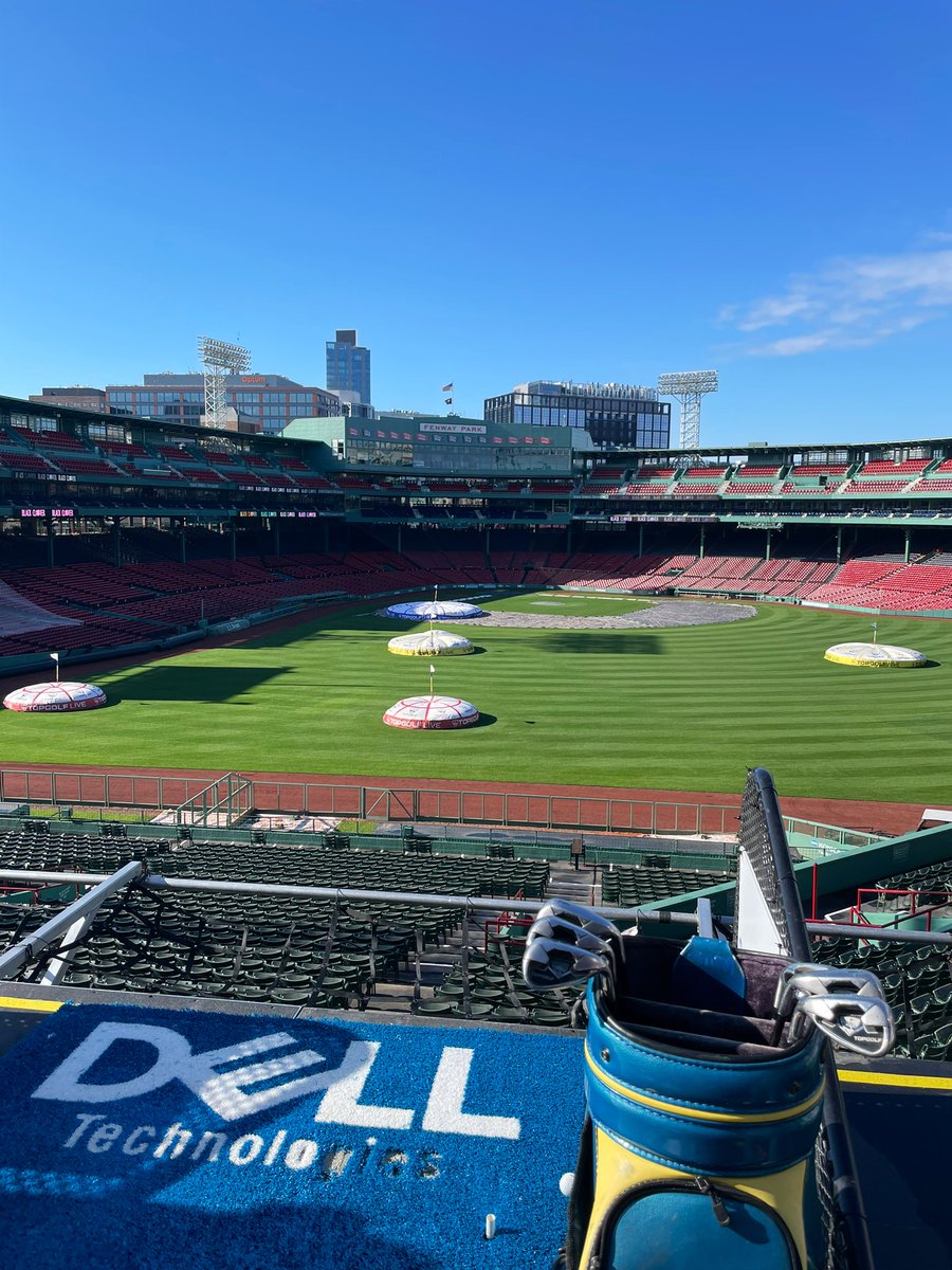 ErinRoseSuth's tweet image. What started with a conversation and an idea came to life yesterday thanks to @RedSoxFund &amp;amp; @WFBoston #WINNetwork. Proud that @BankofAmerica could play a part - and special thank you to @TimWakefield49 and @candyhannemann for being our resident pros. #InvestingInWomen